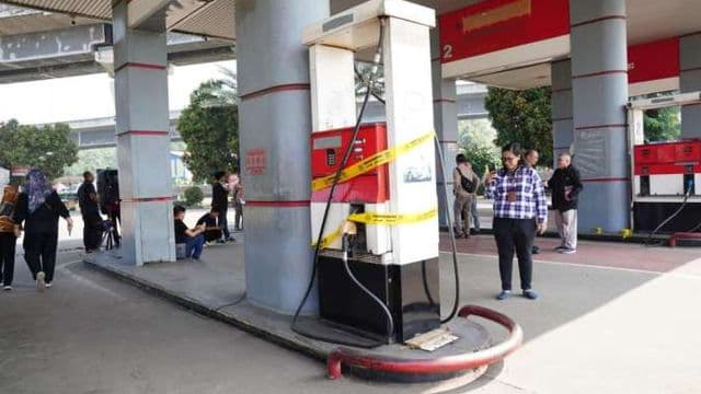 Kemendag-Pertamina Segel Tiga Dispenser SPBU Curang di Rest Area Km 42 Tol Japek