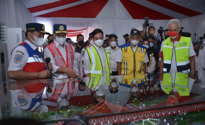 Atasi Kemacetan, Kemenhub Mulai Bangun Rel KA Terpanjang di Solo