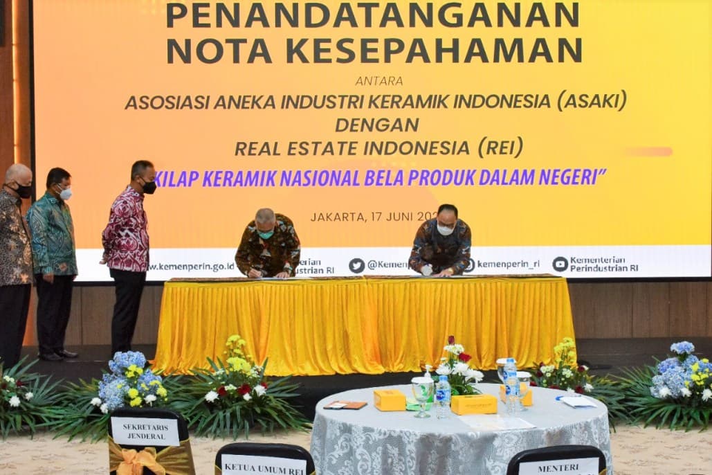 Kemenperin Siap Tingkatkan Daya Saing Industri Keramik dan Refraktori
