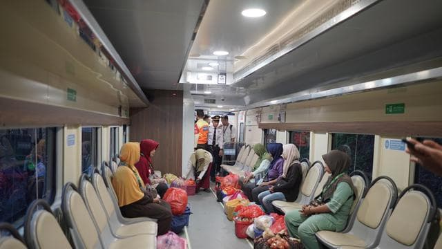 Baru 2 Bulan Beroperasi, Kereta Petani-Pedagang Sudah Angkut 11.428 Penumpang