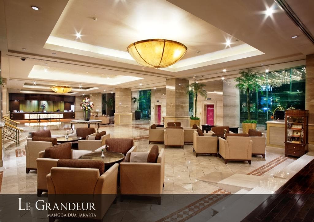 Sepi Tamu, BSDE Tutup Dua Hotel