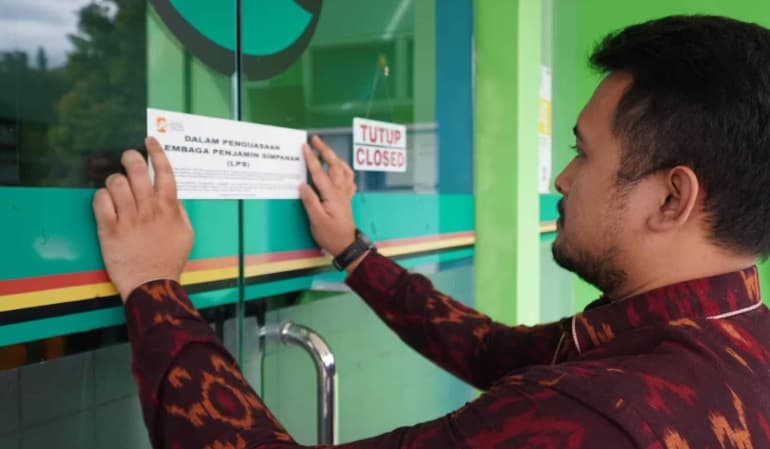 OJK Cabut Izin BPR Suliki Gunung Mas, LPS Siapkan Pembayaran Simpanan Nasabah