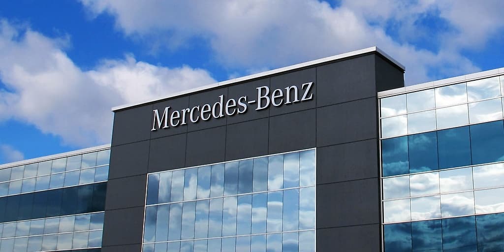 Mercedes-Benz Ambil Alih 33 Persen Saham ACC