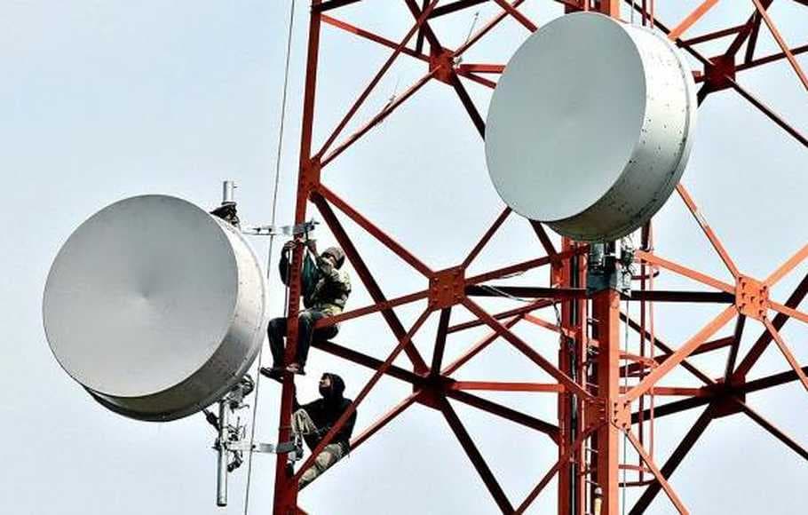 ISAT Jajaki Penjualan 4000 Menara