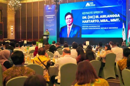 Jaga Kepercayaan Investor, Menko Airlangga Tekankan Emiten Perkuat Transparansi