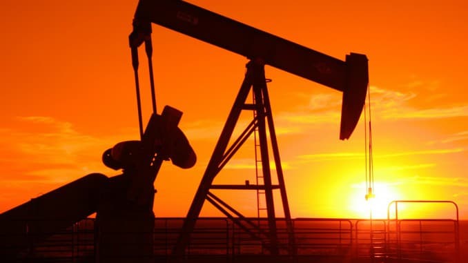 Harga Minyak Dunia Anjlok Lebih dari 2 Persen