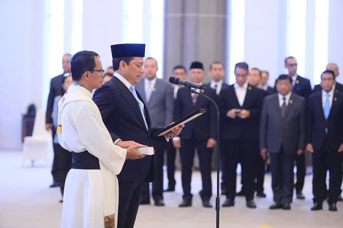 Thomas A.M. Djiwandono Dilantik Sebagai Anggota Dewan Komisioner OJK Ex-officio Kemenkeu