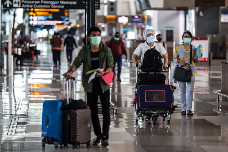 PPKM Dicabut, Bandara Soetta Bakal Cabut Aturan Wajib Booster