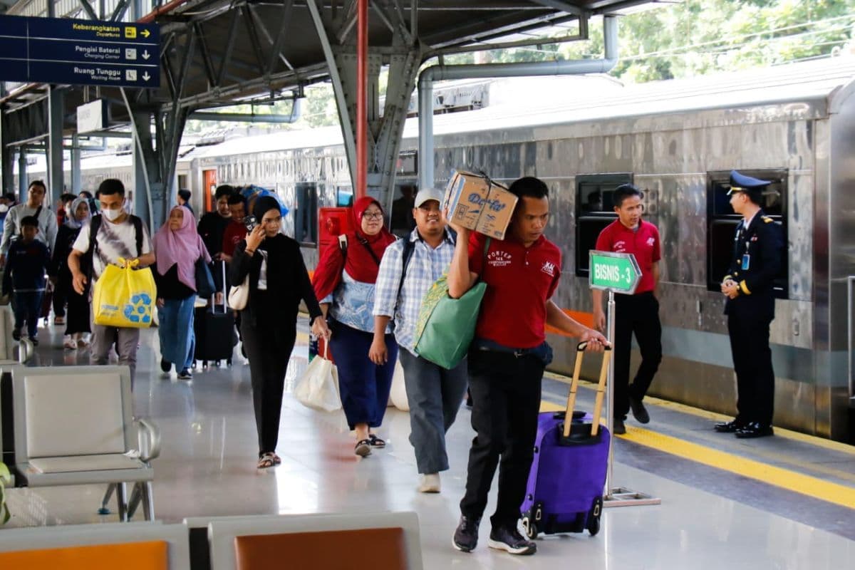 KAI Batalkan Sejumlah Perjalanan KA Imbas Insiden di Bekasi Timur