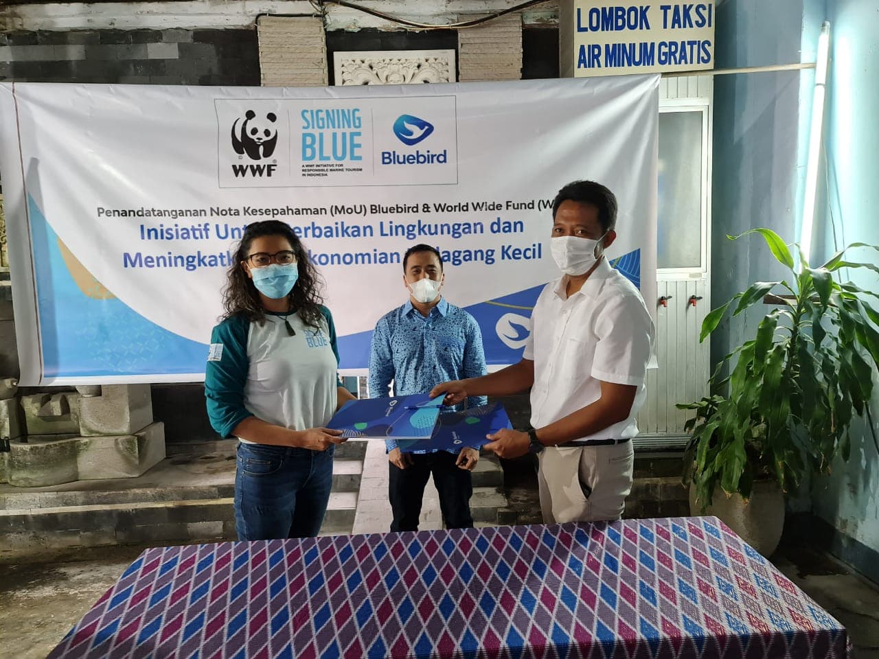 BIRD Bali-Lombok Kerjasama dengan Yayasan WWF Indonesia untuk Program Signing Blue