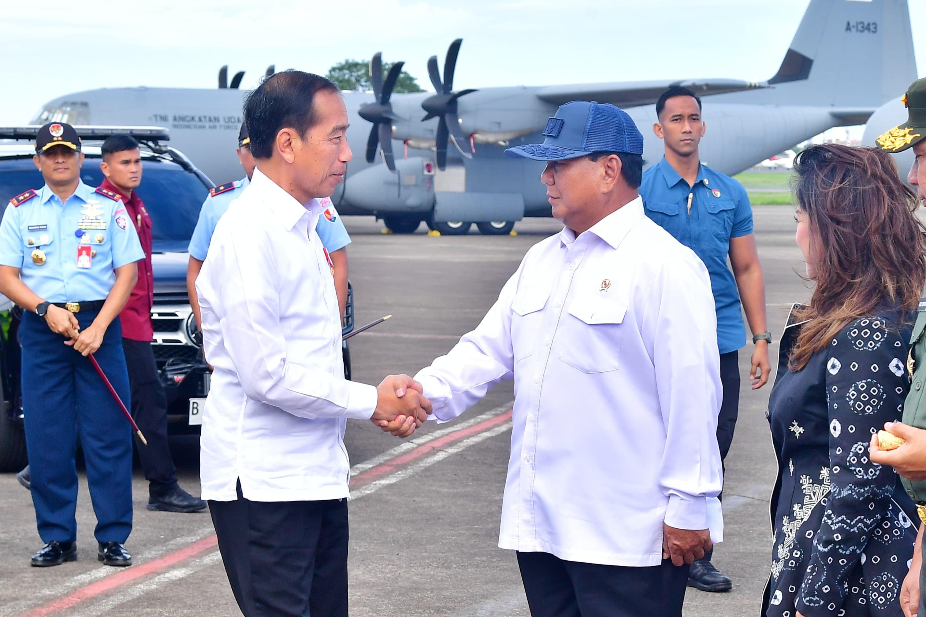 Presiden Saksikan Penyerahan Pesawat Super Hercules dan Helikopter TNI AU