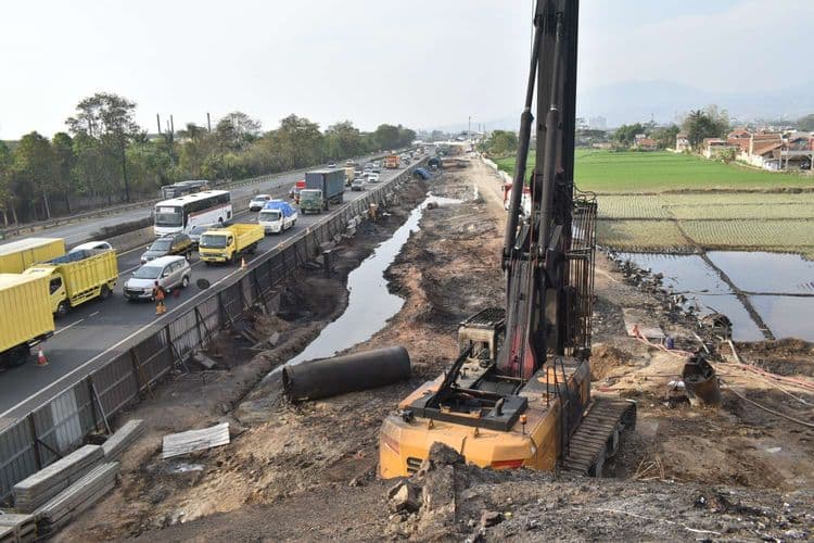 Masalah Manajemen Konstruksi, Proyek Kereta Cepat Jakarta - Bandung Disetop Sementara