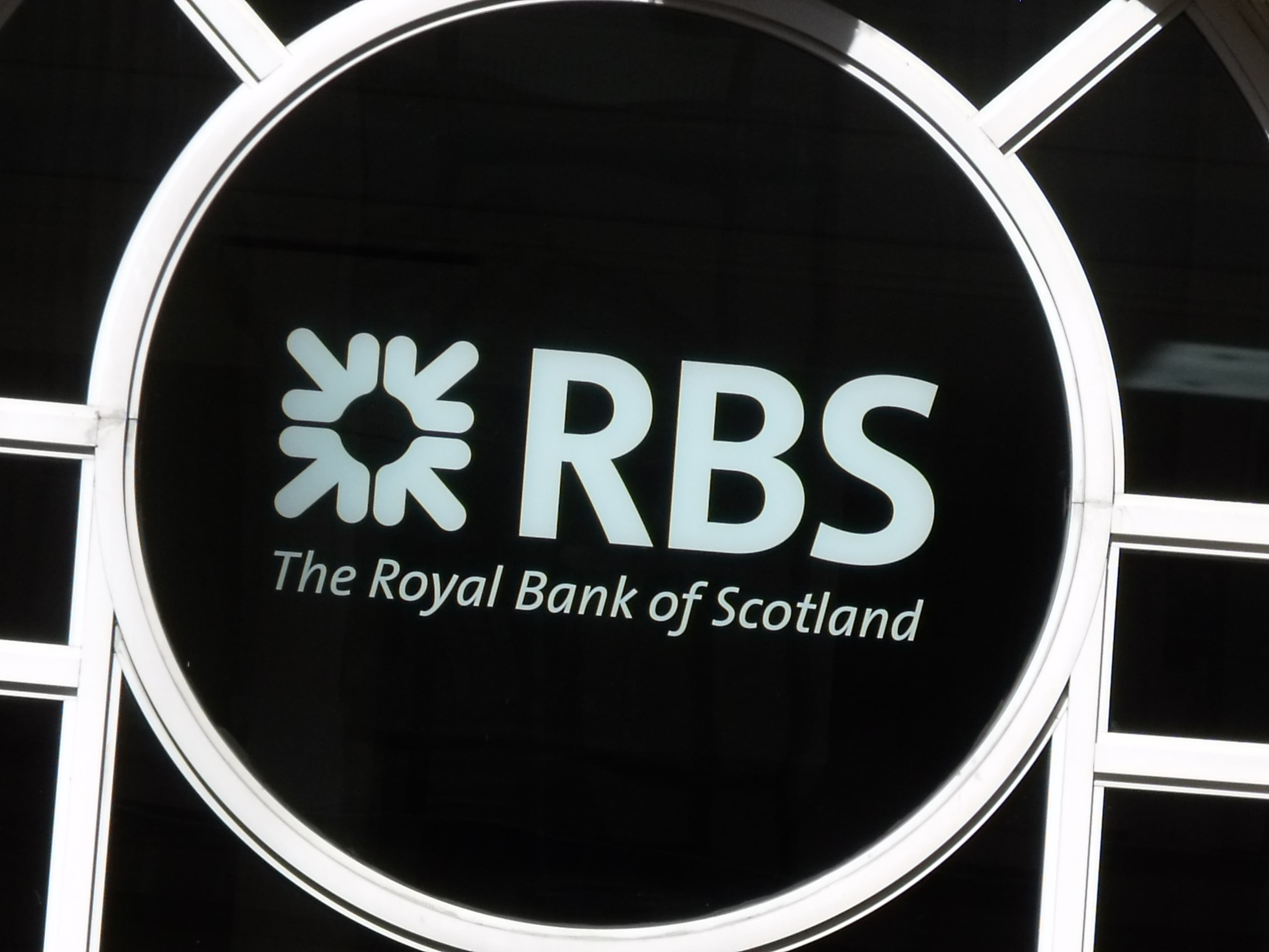 RBS Segera Kembali Bayarkan Dividen