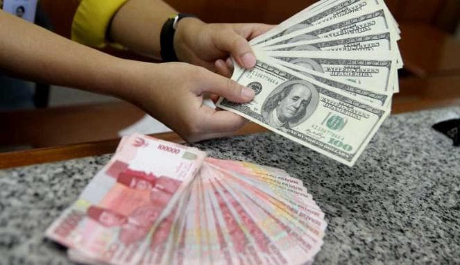 Menakar Dampak Pelemahan Rupiah Terhadap Perusahaan Konsumer