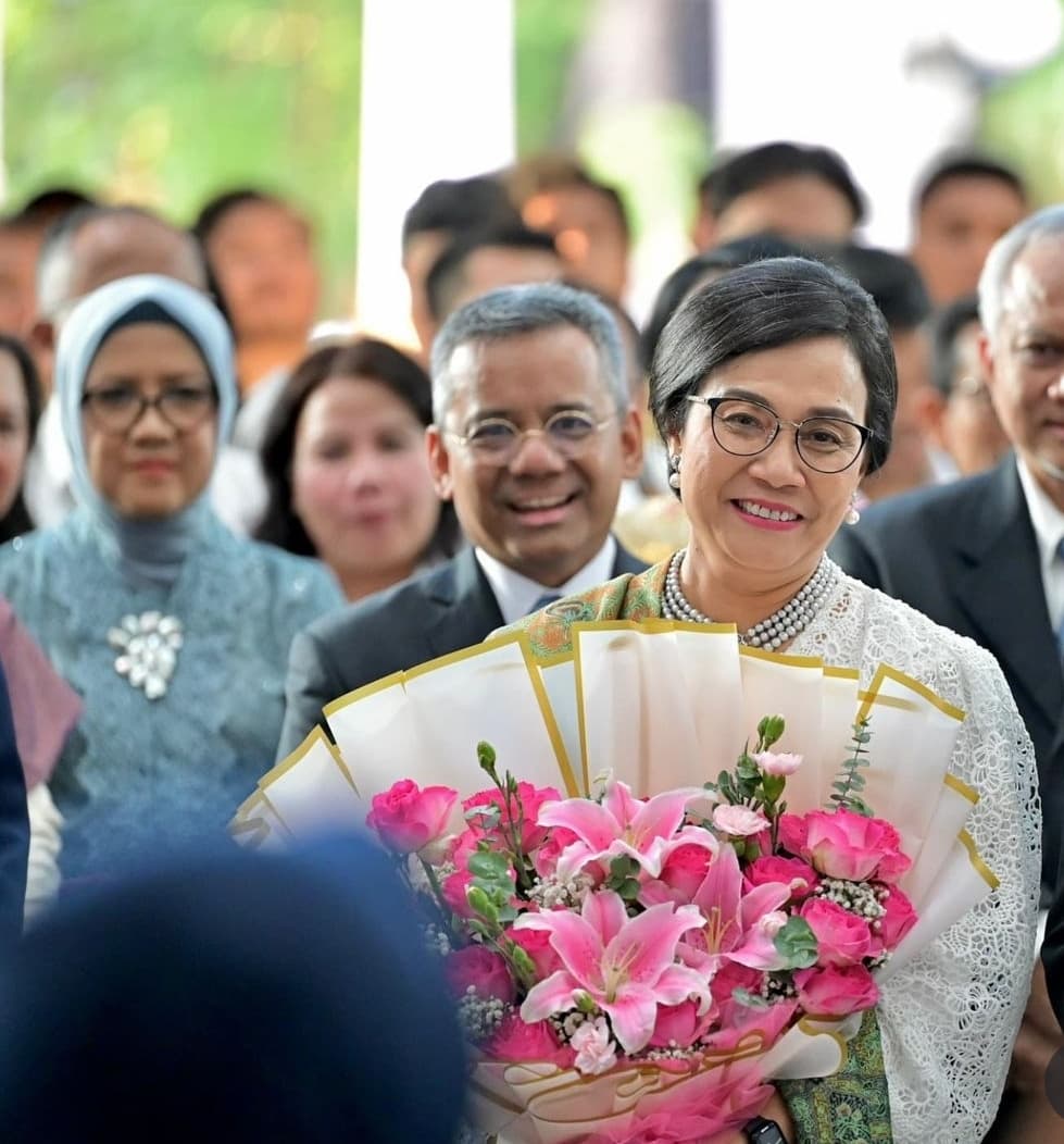 Pernah Beda Pandangan Soal Anggaran, Prabowo Lantik Kembali Sri Mulyani Jadi Menkeu