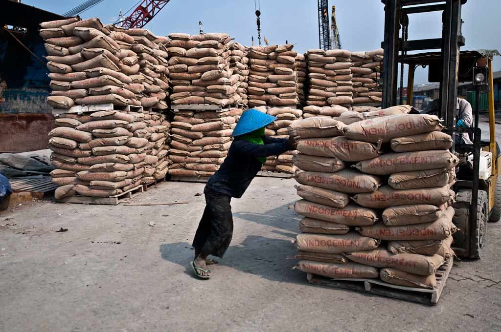Harga Batu Bara Kerek Biaya Produksi, Margin Industri Semen Bakal Tertekan 