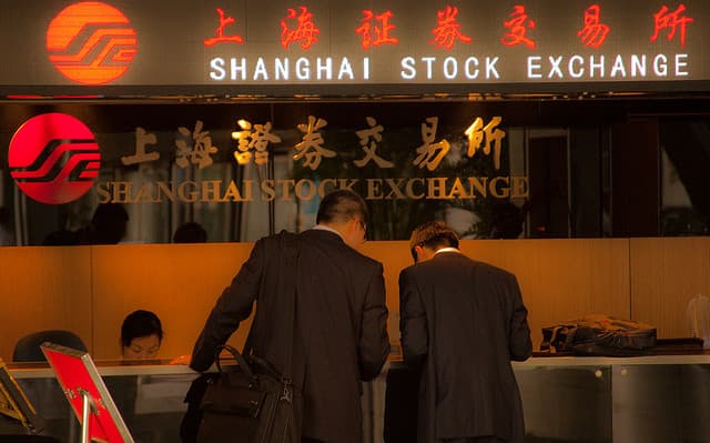 Respon Pasar Negatif Terhadap Laporan Perekonomian Tiongkok, Shanghai Composite Anjlok