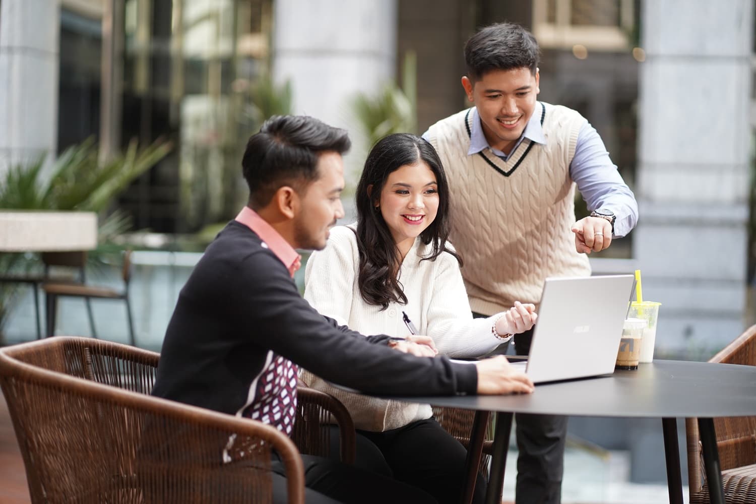 Meski Masih Optimis, Indeks Keyakinan Konsumen Mulai Menurun