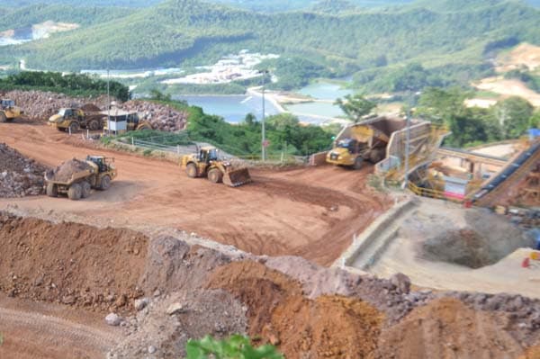 Wahana Penangkap Bijih Emas Retak, MKDA Turun Tiga Persen