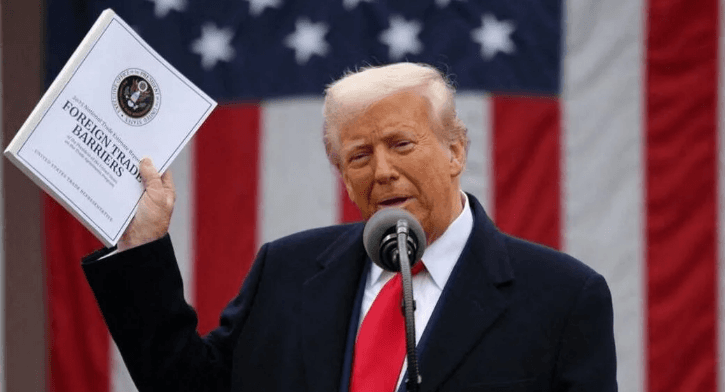 Dampak Tarif Trump 2025 terhadap Ekonomi dan Pasar Modal Indonesia: Antisipasi Volatilitas dan Peluang Transformasi