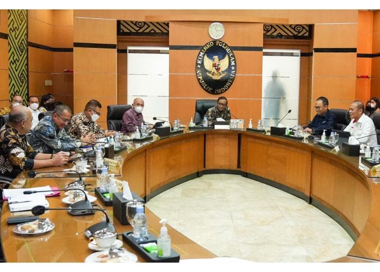 MenKopUKM Gelar Rakortas Penanganan Koperasi Bermasalah