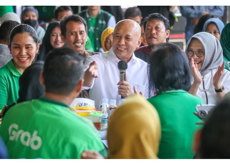 MenKopUKM Dukung Transformasi Digital Pedagang di Pasar Tradisional Surabaya