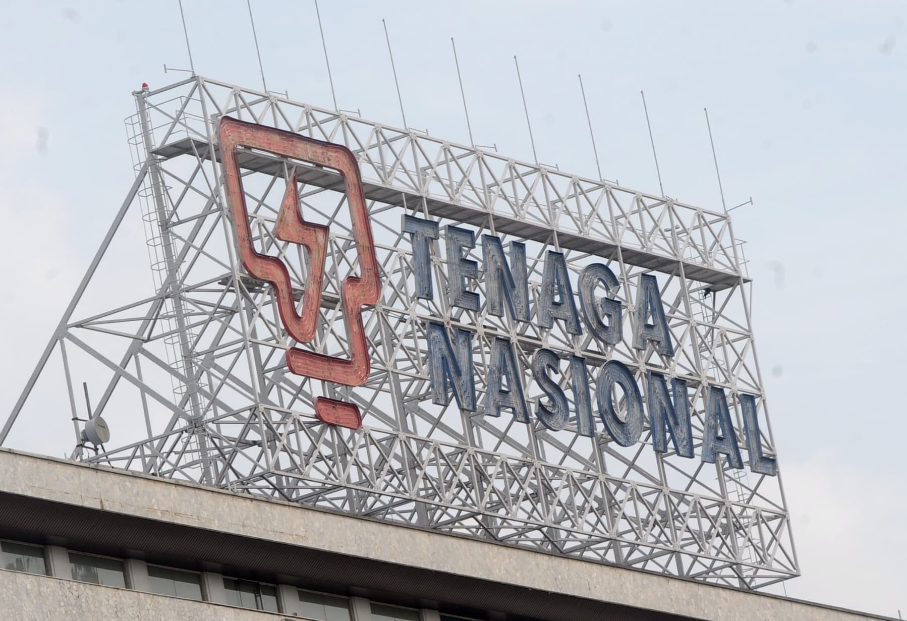 TNB Akuisisi Dua Perusahaan Energi Terbarukan Inggris