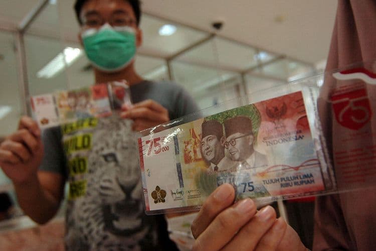 Hari Ini, Uang Pecahan Rp75.000 Bisa Didapat di Semua Bank Umum