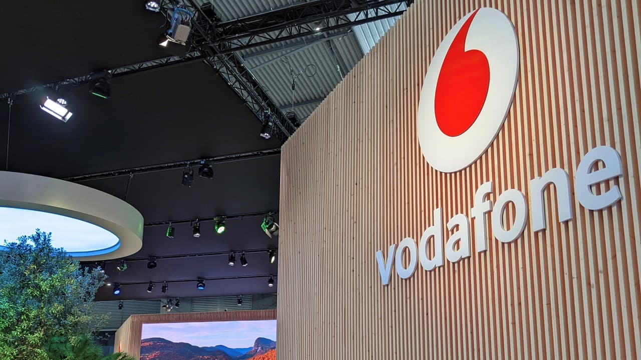 Vodafone Berhentikan 11.000 Karyawan