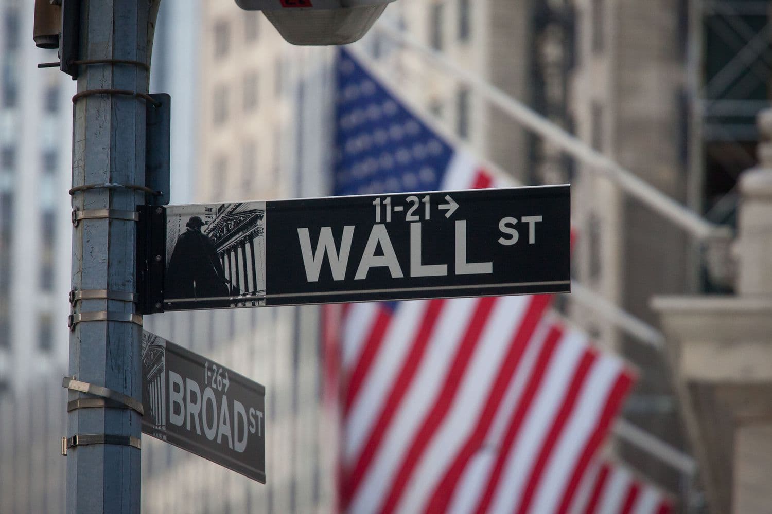 Saham Sektor Teknologi Tergelincir, Wall Street Melemah