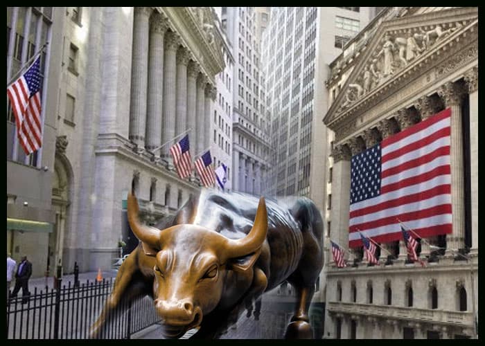 Ekonomi AS Kontraksi, Wall Street Menguat