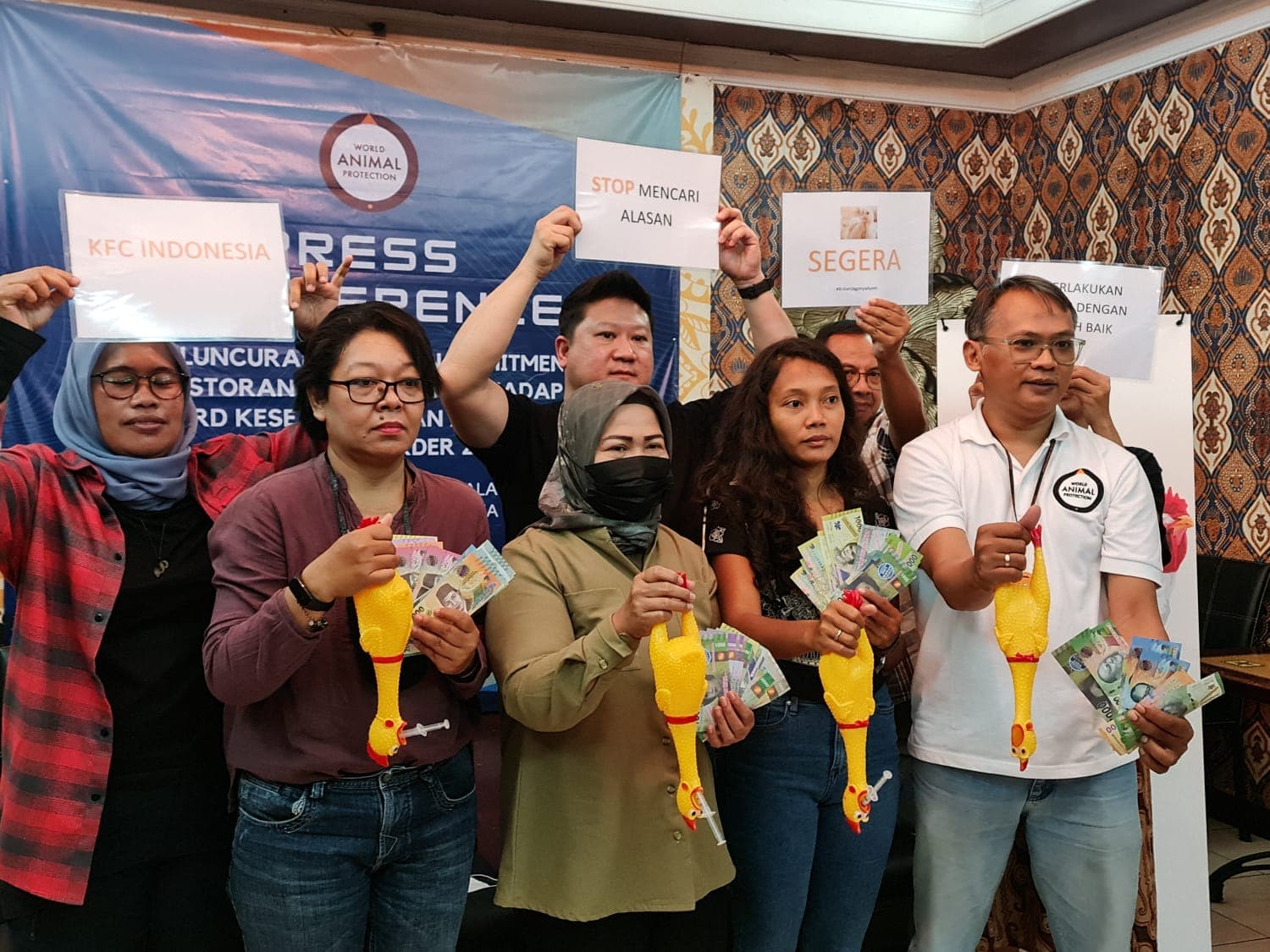 FAST Hingga PZZA Dinilai Abai Standar Kesejahteraan Hewan Ternak