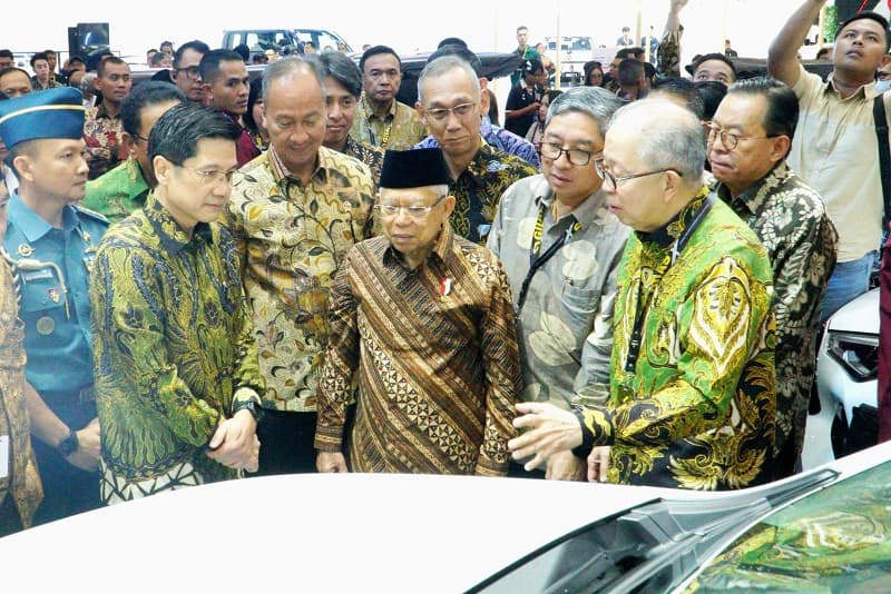 Dukung Ekosistem Kendaraan Listrik, Wapres Ma'ruf Amin Kunjungi Booth Toyota di GIIAS 2024