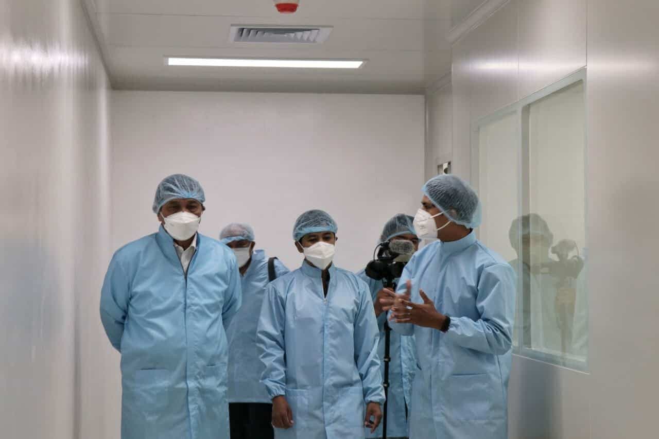 Menko Marves Tinjau Pengembangan Vaksin Dalam Negeri