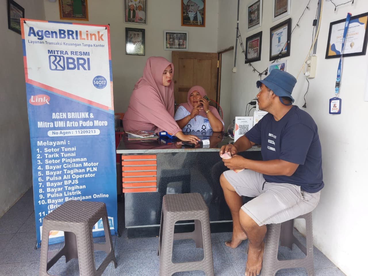 AgenBRILink dan UMi Bantu Masyarakat Keluar Dari Jerat Rentenir