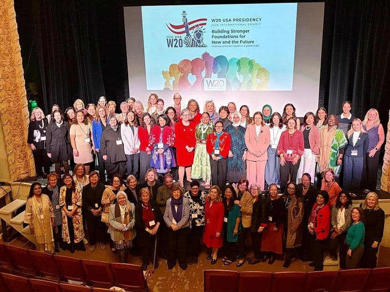 XLSMART Bawa Program Pemberdayaan 1,6 Juta Perempuan Indonesia ke Forum Global W20