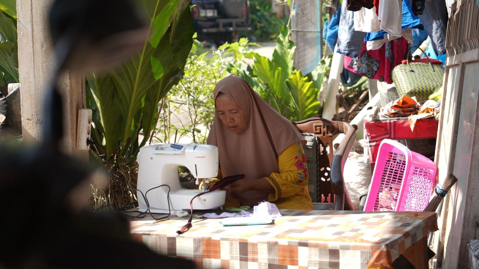 PTBA Dukung Kawasan Eks Lokalisasi Jadi Penghasil Produk Kain Tapis