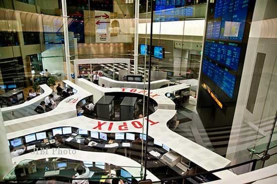 Indeks Nikkei Melonjak 2,68 Persen