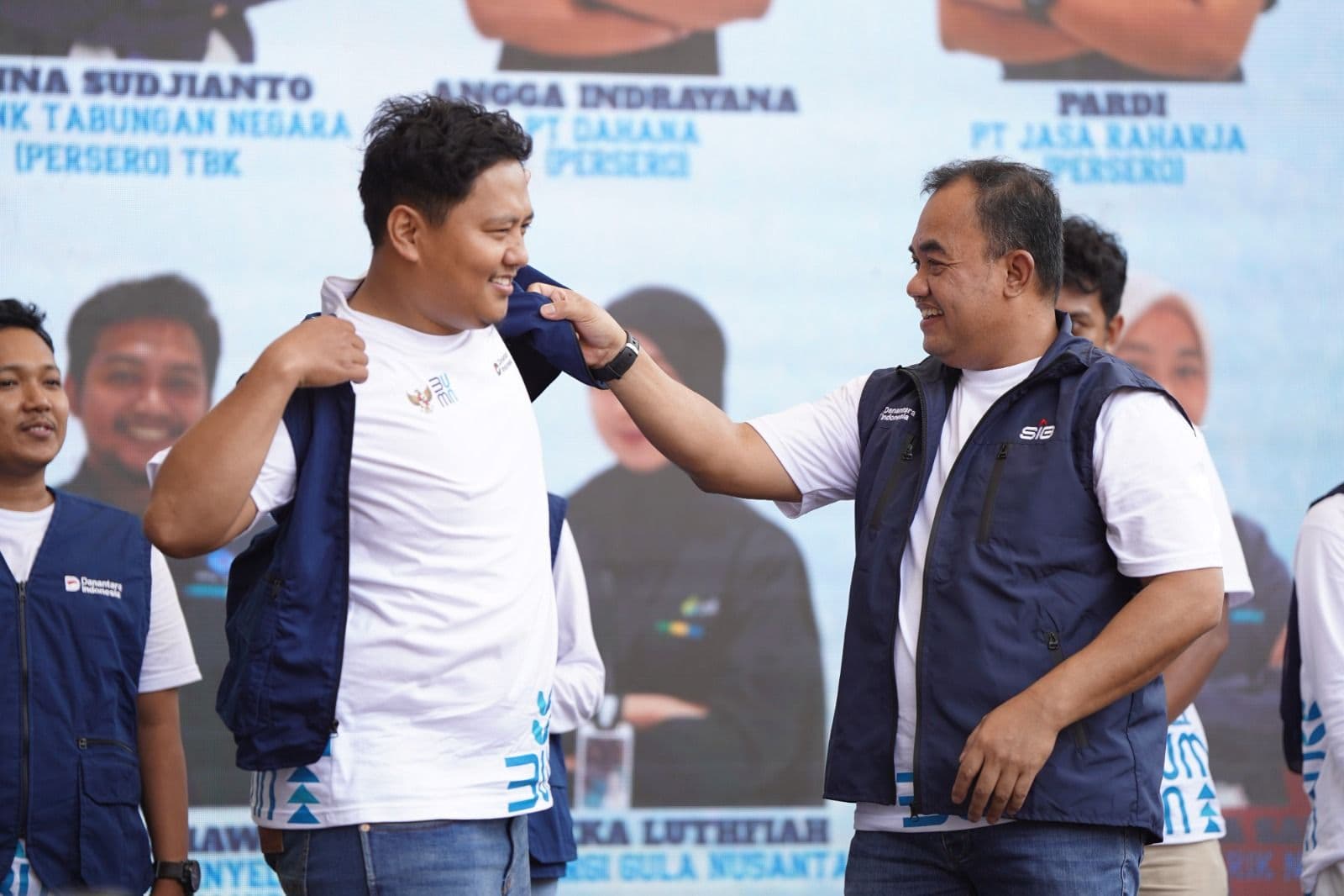 SIG Libatkan Relawan BUMN Tanam 5.000 Mangrove di Pantai Bahak Probolinggo