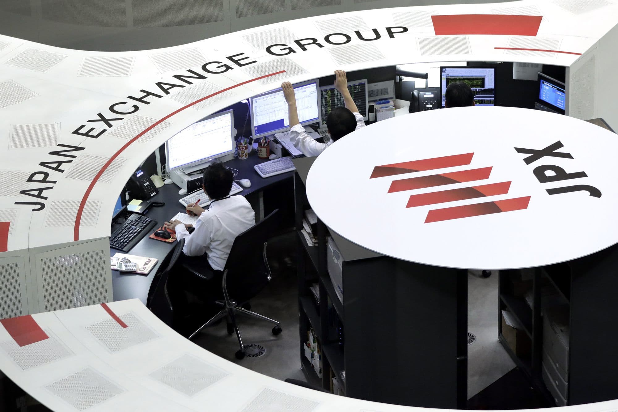Indeks Nikkei Anjlok 4,03 Persen