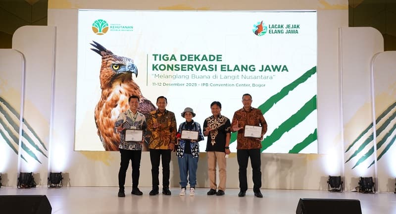 Lebih dari Satu Dekade Lestarikan Elang Jawa, PGE Raih Penghargaan Menteri Kehutanan