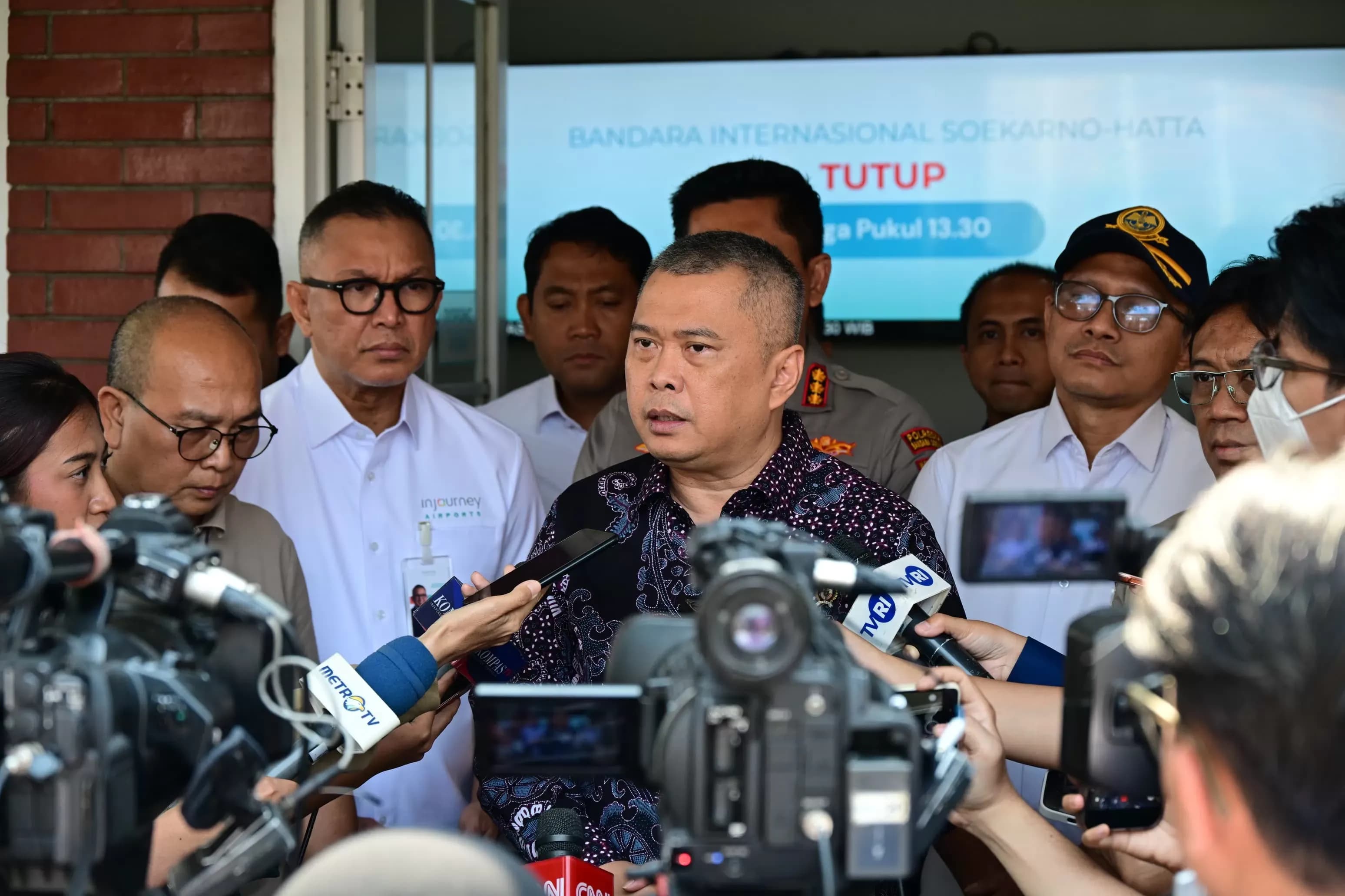 Menhub Sebut 1.558 Penerbangan Terdampak Imbas Erupsi Gunung Anak Krakatau
