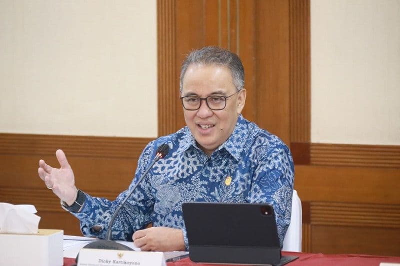 OJK Tancap Gas! Siapkan 3 Jurus Besar Dongkrak Literasi Keuangan Syariah Nasional