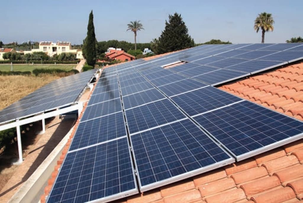 KAI Terus Perluas Penggunaan Solar Panel ke Beberapa Stasiun