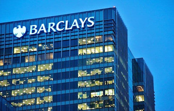 Saham Barclays Terjun 6 Persen