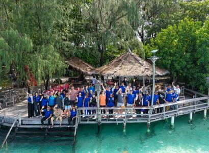 EIB Global dan Pemangku Kepentingan Bersinergi dalam Aksi Bersih Pantai dan Pemulihan Terumbu Karang di Kepulauan Seribu